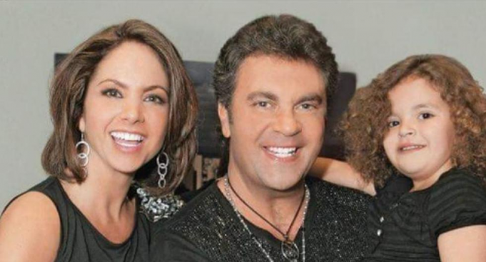 Lucero Y Mijares at Hard Rock Live