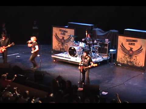 Econoline Crush at Hard Rock Event Center
